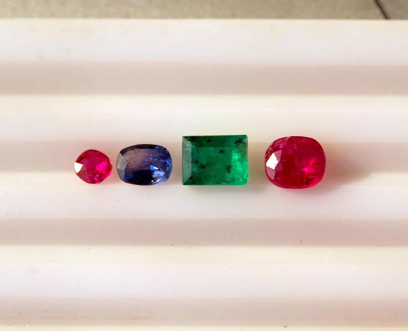 Kashmir Gemstones  (Batakundi, Kashmir, Gilgit Baltistan )