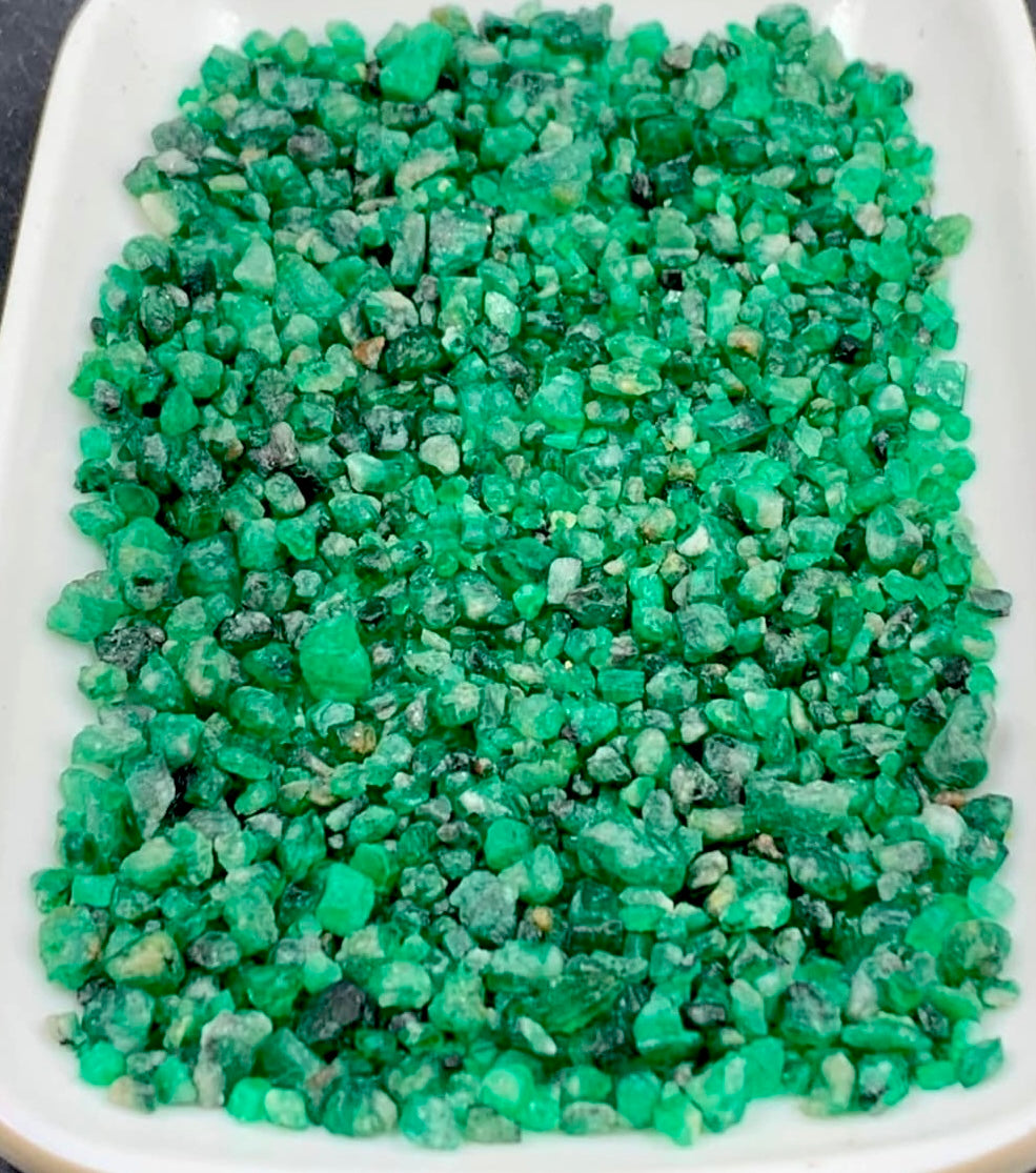 200 Carats Emerald Rough Stone for Cabbing / Tumbling Beading