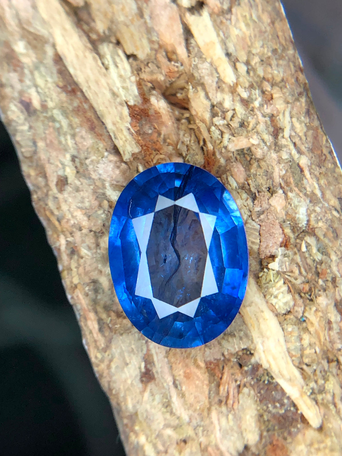 natural blue sapphire loose gemstone