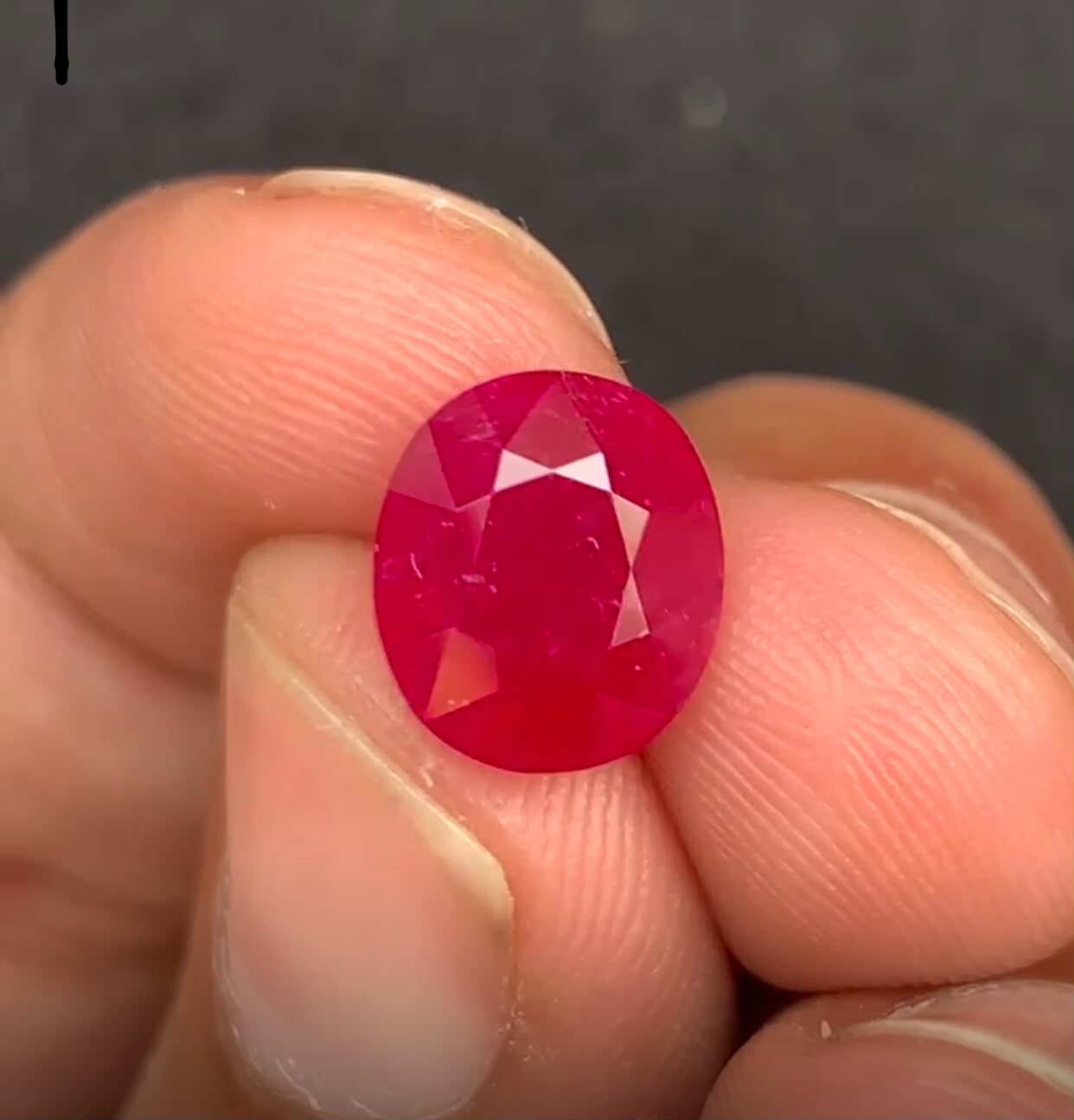 natural ruby loose gemstone 3.85ct for fine jewellery


