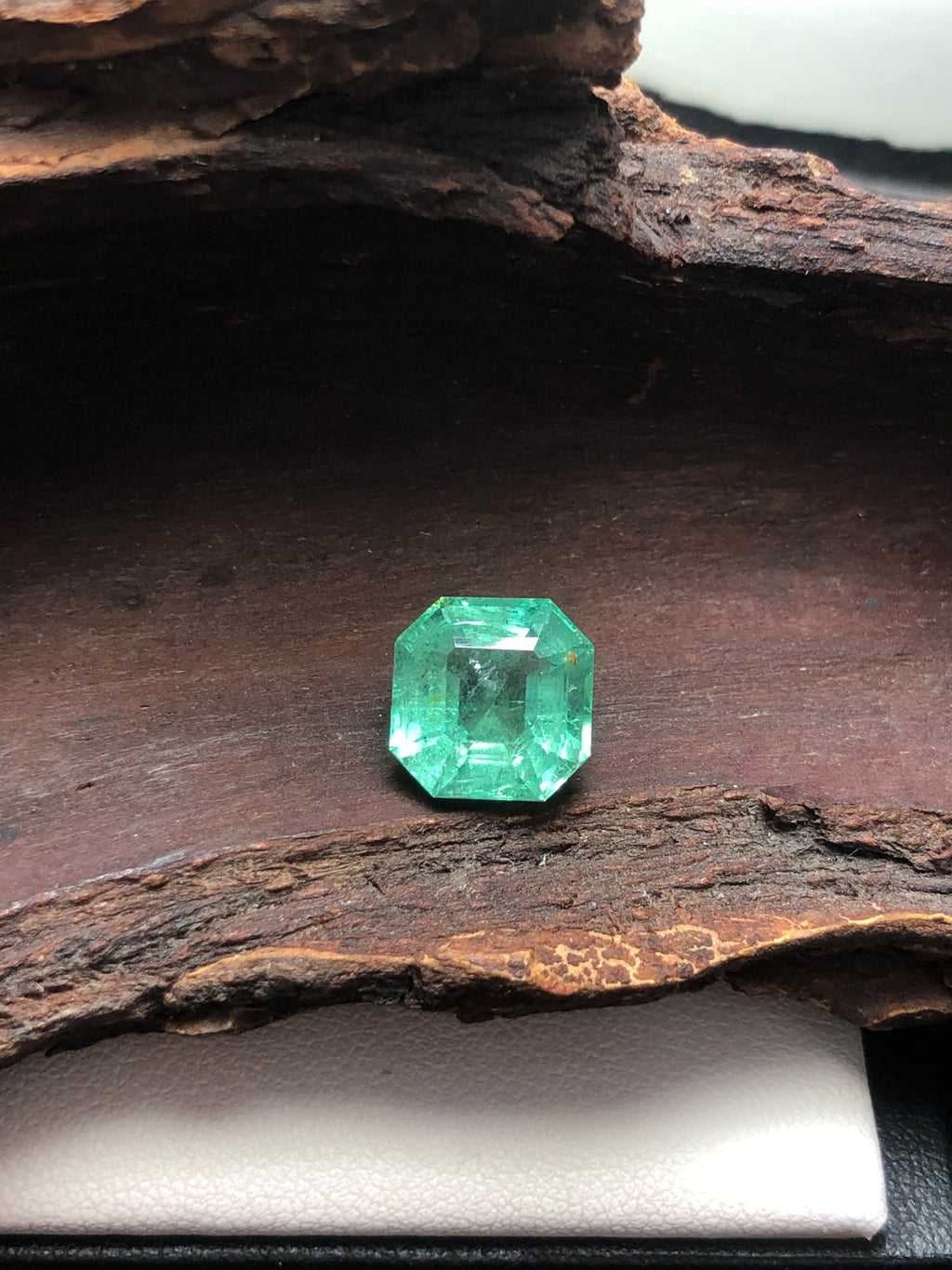 4.45ct untreated natural emerald gemstone