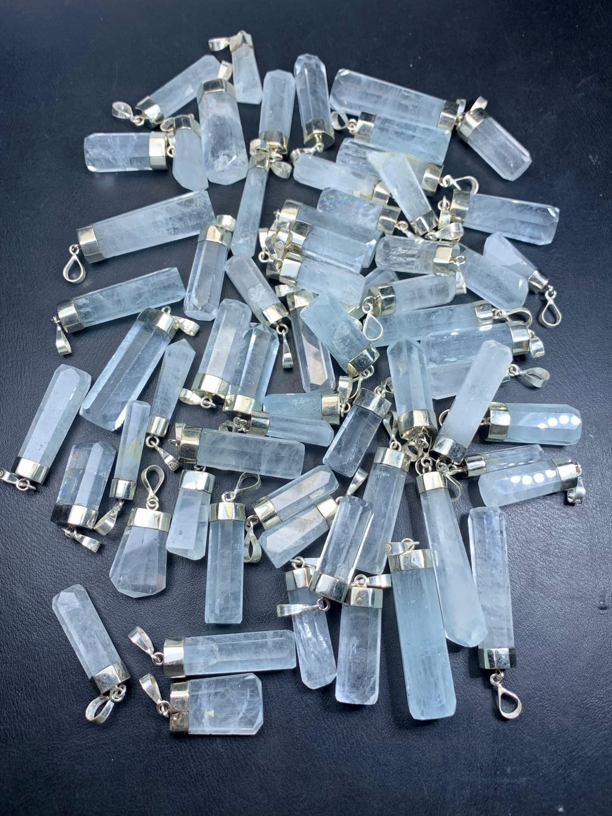 Aquamarine healing crystal pendants 