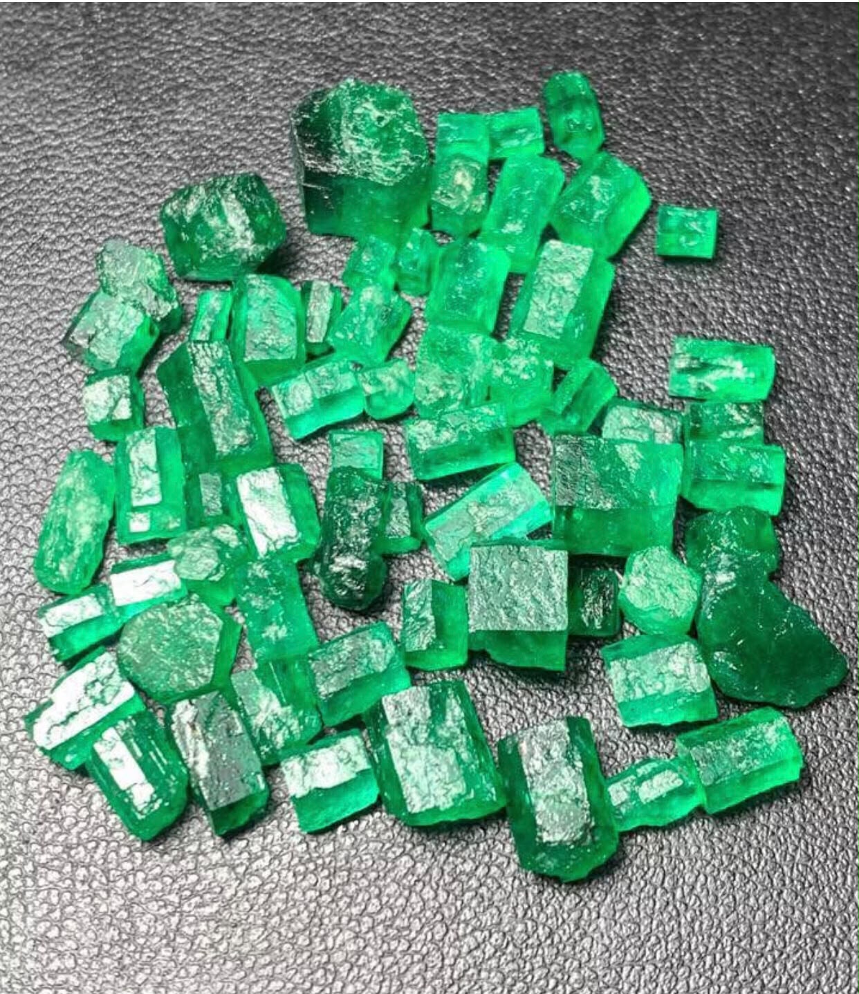 200 Carats Rough Swat Emerald Parcel