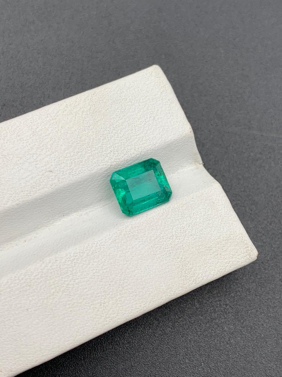 Loose emerald faceted stones