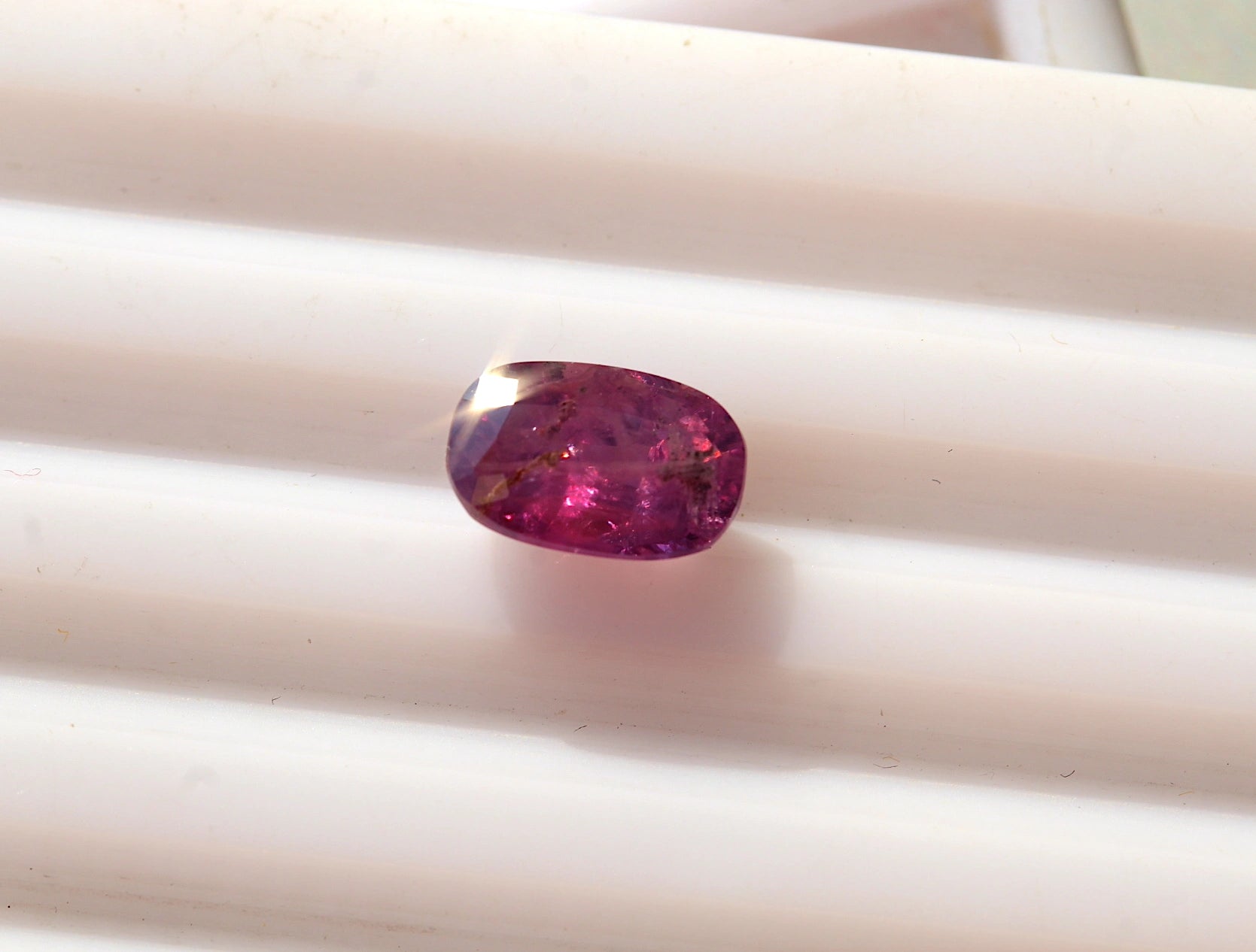 8X5 mm 1.7 carats Emerald Cut Purplish Pink Sapphire - Basal
