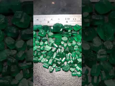 170 carats Swat Emerald Rough Crystals for Cutting