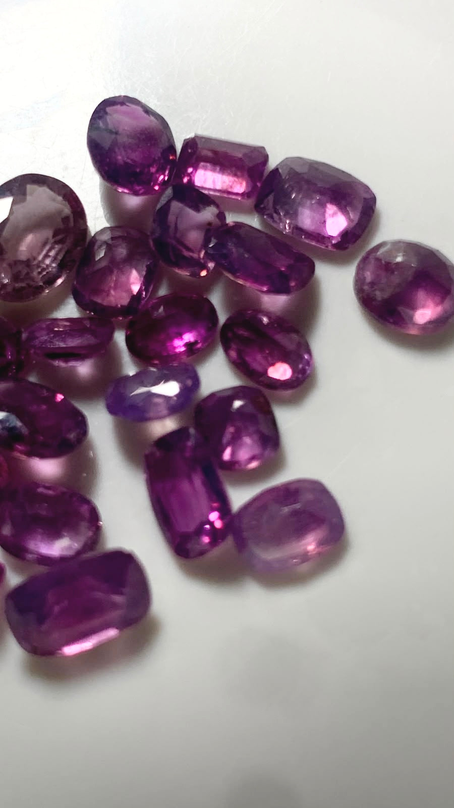 unheated purplish pink Kashmir sapphire 17 carats

